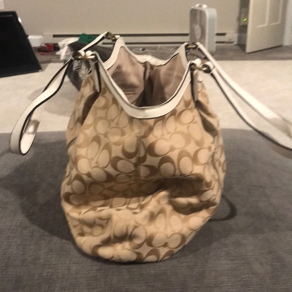 Women’s Coach handbag - Picture 4 of 7